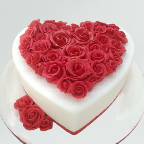 Red Roses Heart Shape Cake